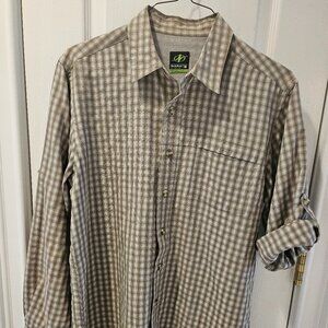 NordicTrack Checkered Green Button-down long sleeve shirt Medium